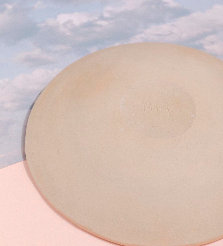 Higo ceramics. ph: @FelixBusso styling: @bababuni